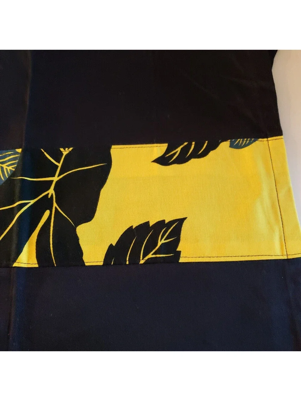Black and Yellow Cloth Placemats Tropical Hawaii Tiki 17x13 QTY 4 Hibiscus Palm